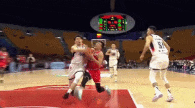 九游-No！郭艾伦痛哭！合同年突发伤病......
